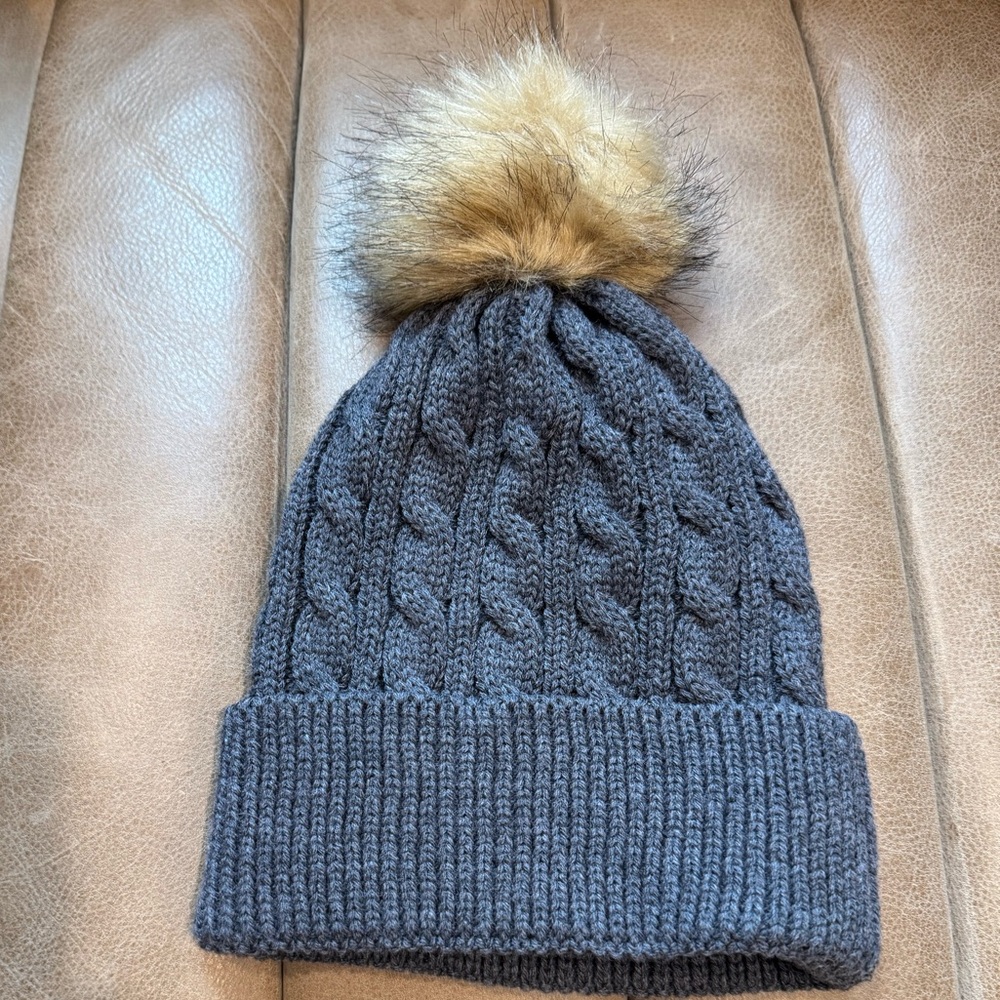 Cozy Gray Knit Beanie with Faux Fur Pom